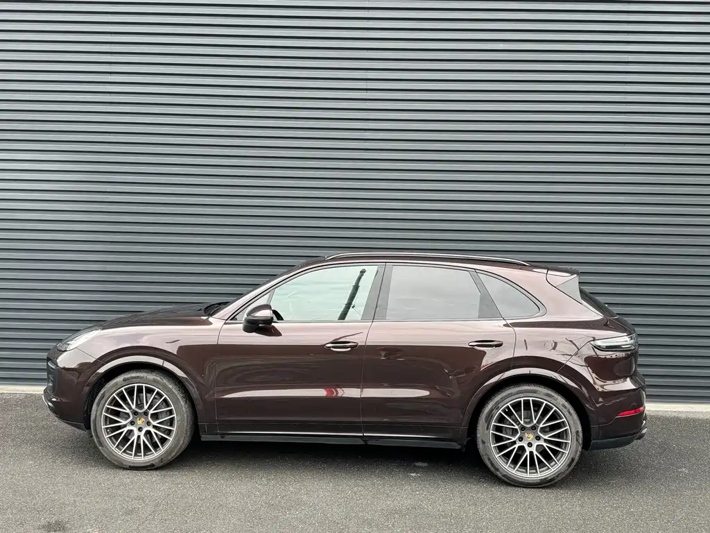 Porsche Cayenne 2023 — фото 8