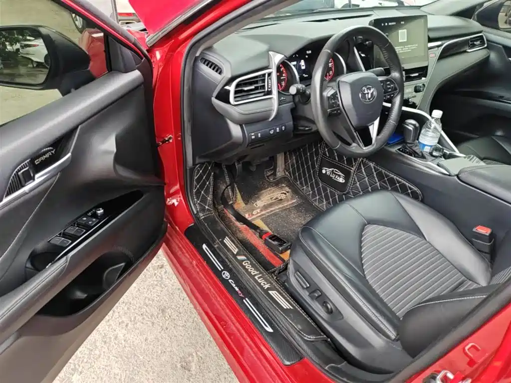 Toyota Camry 2022 — фото 16
