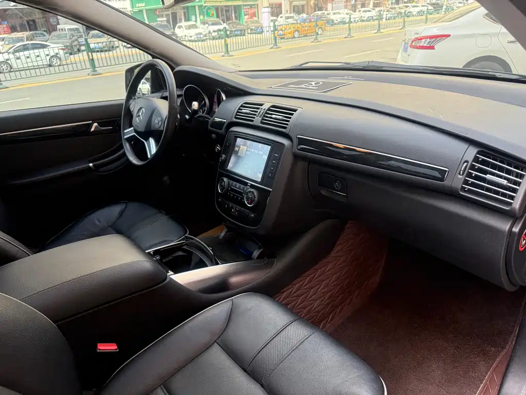 Mercedes-Benz R-Class 2015 — фото 11