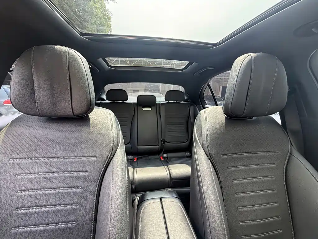 Mercedes-Benz C-Class 2023 — фото 11
