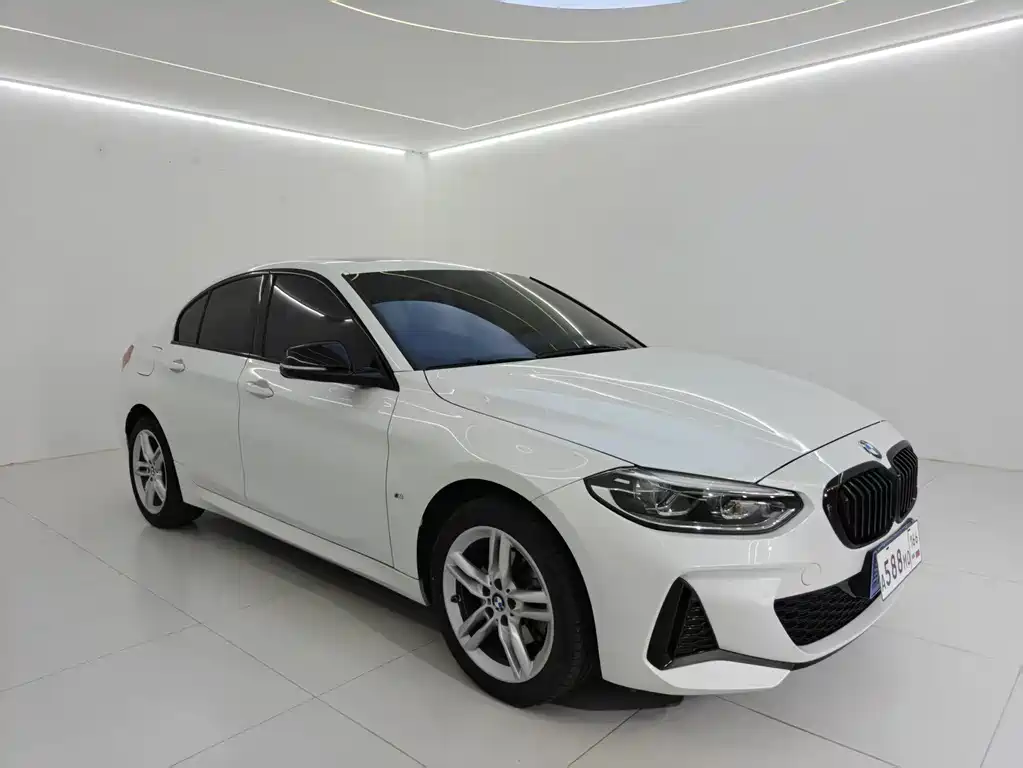 BMW 1 Series 2021
