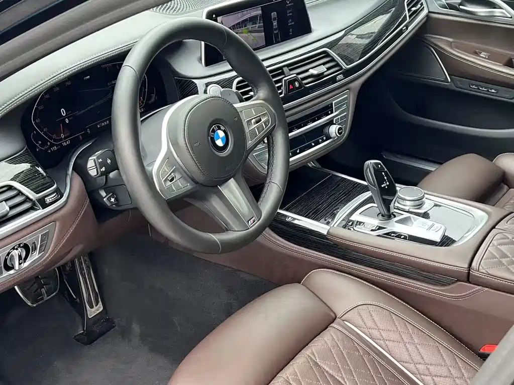 BMW 7 Series 2020 — фото 17