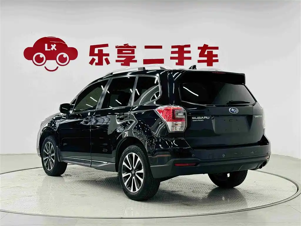 Subaru Forester 2017 — фото 3
