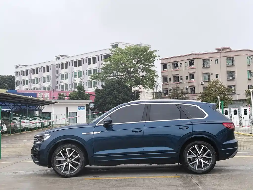 Volkswagen Touareg 2020 — фото 15