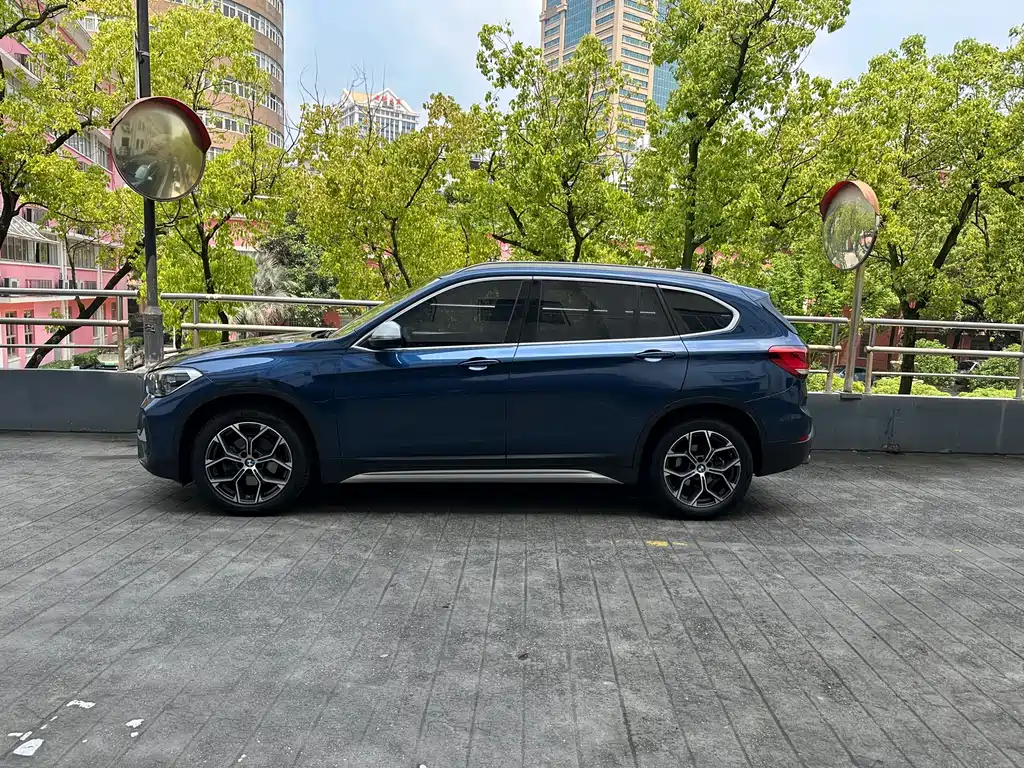 BMW X1 2021 — фото 3