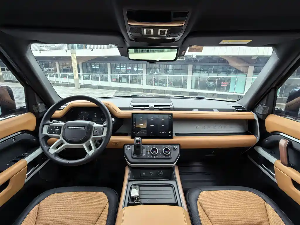 Land Rover Defender 2024 — фото 10