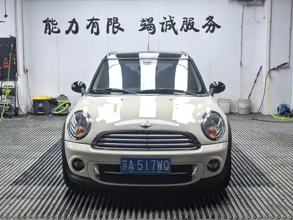 MINI Clubman 2012