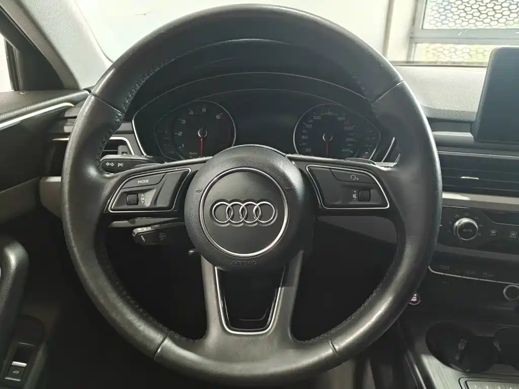 Audi A4L 2019