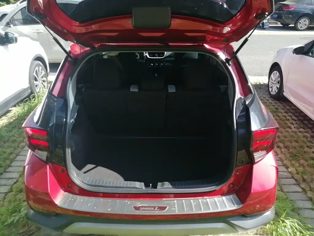 Toyota Yaris L 2020 — фото 19