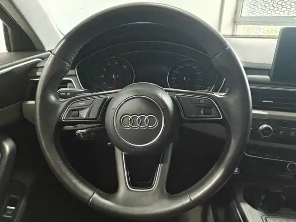Audi A4L 2019