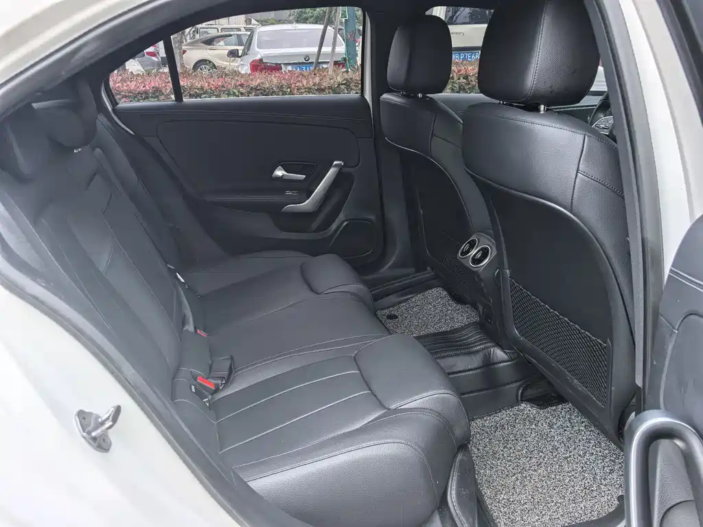 Mercedes-Benz A-Class 2023 — фото 9