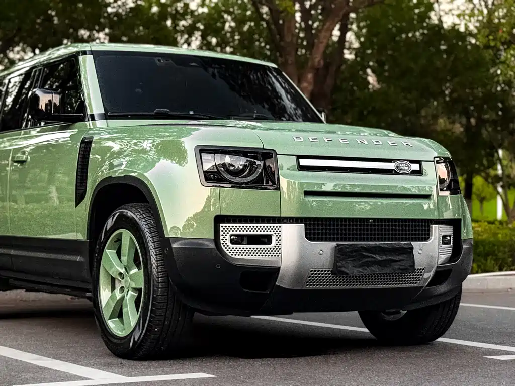 Land Rover Defender 2023 — фото 5