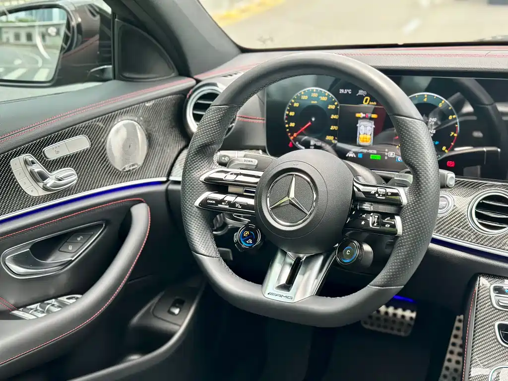 Mercedes-Benz E-Class AMG 2022 — фото 11