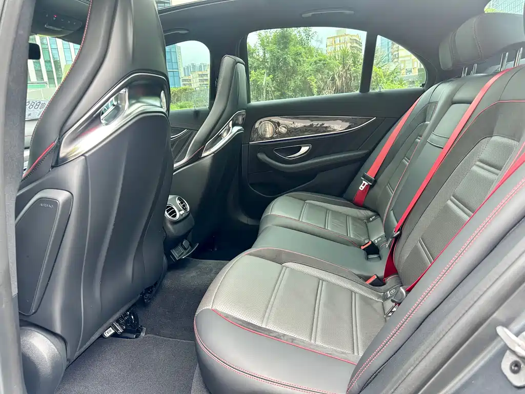 Mercedes-Benz E-Class AMG 2022 — фото 9
