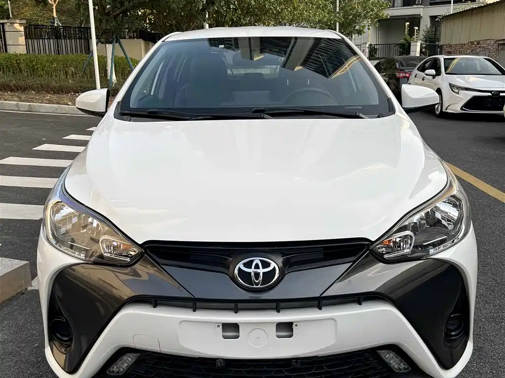 Toyota Yaris L 2019 — фото 14