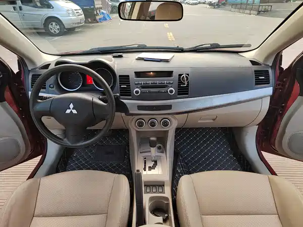 Mitsubishi Lancer EX 2011