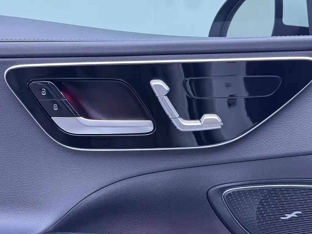 Mercedes-Benz C-Class 2025 — фото 20