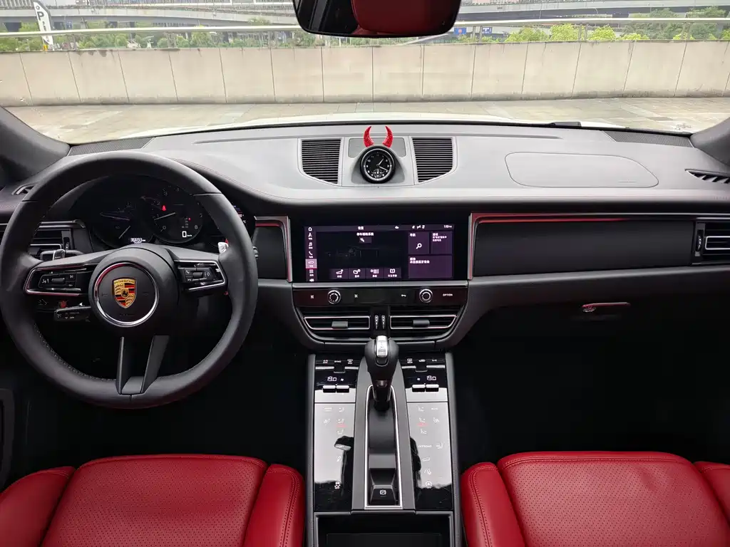 Porsche Macan 2024 — фото 14