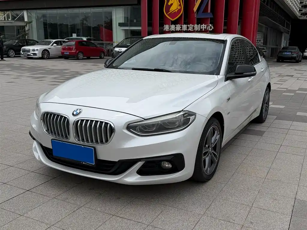 BMW 1 Series 2017 — фото 1