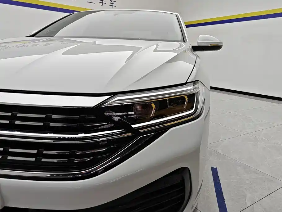 Volkswagen Sagitar 2025