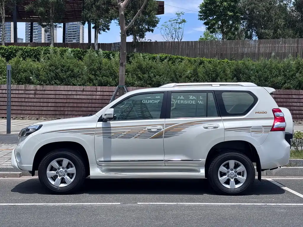 Toyota Prado 2015 — фото 3