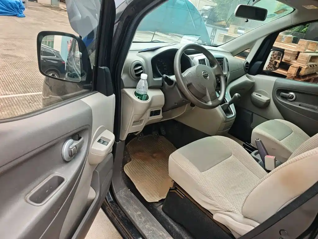 Nissan NV200 2017 — фото 14