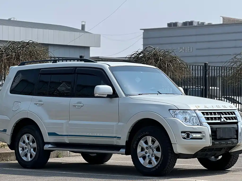 Mitsubishi Pajero 2018 — фото 3