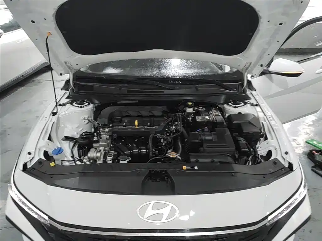 Hyundai Elantra 2023 — фото 20