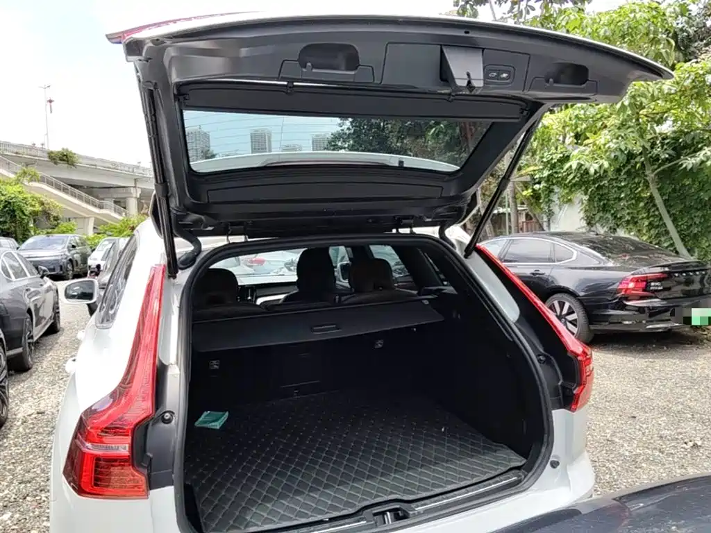 Volvo XC60 PHEV 2021 — фото 19