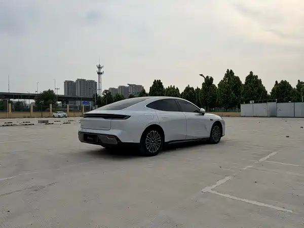 Geely Galaxy Starshine 8 2025
