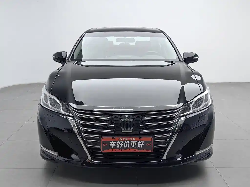 Toyota Crown 2017 — фото 3