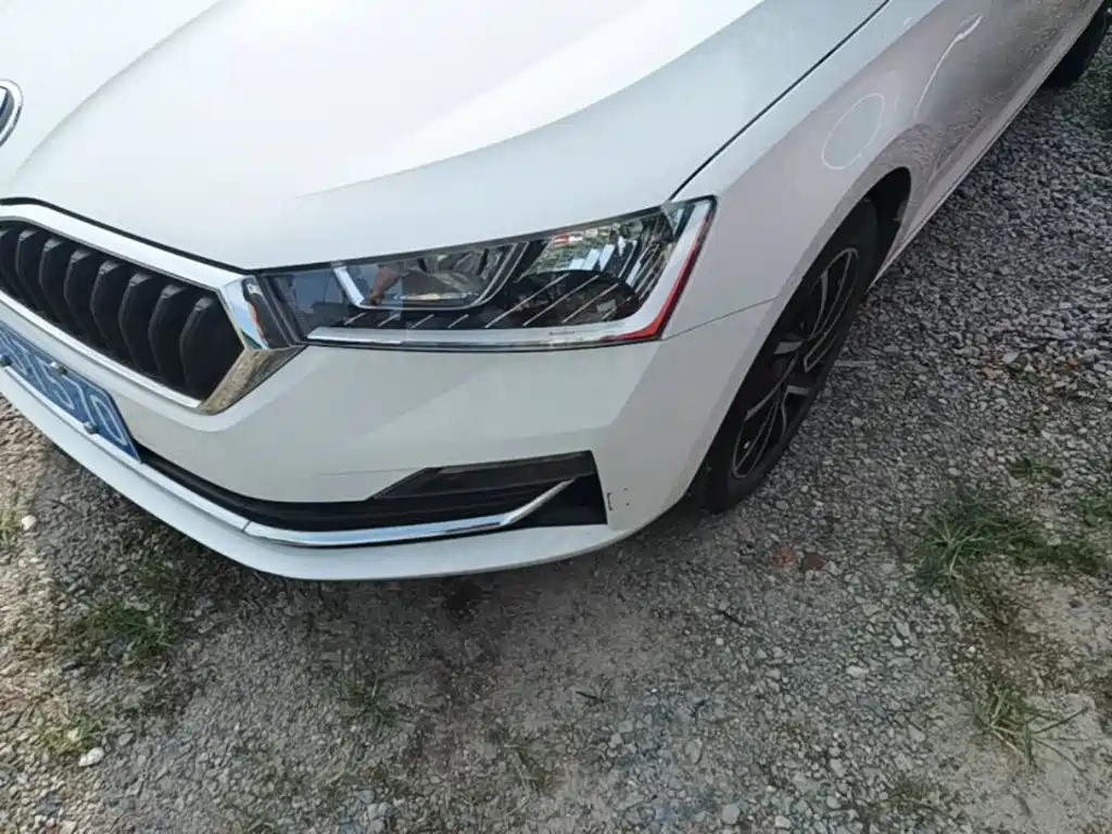 Skoda Rapid Spaceback 2020 — фото 24