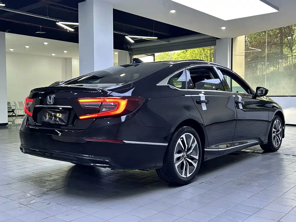 Honda Accord 2022 — фото 12