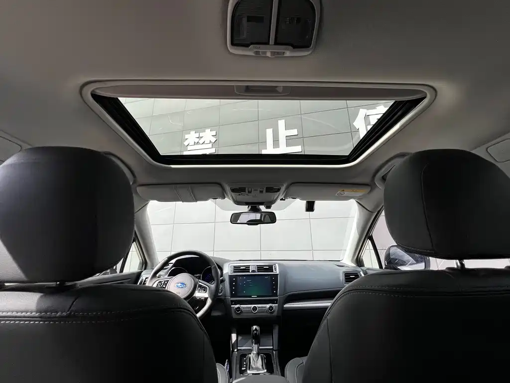 Subaru Outback 2017 — фото 15