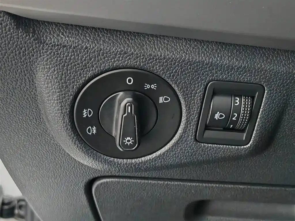Volkswagen Lavida 2019 — фото 21