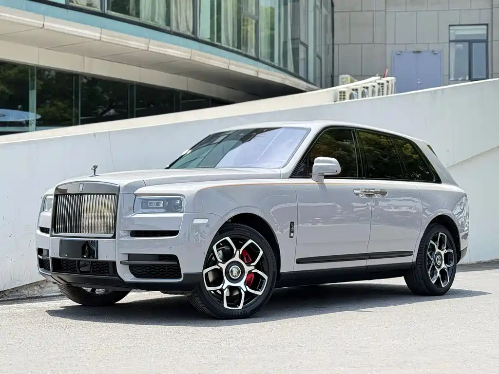Rolls-Royce Cullinan 2023 — фото 1