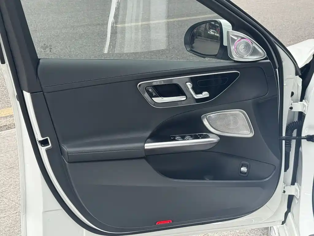 Mercedes-Benz C-Class 2023 — фото 15
