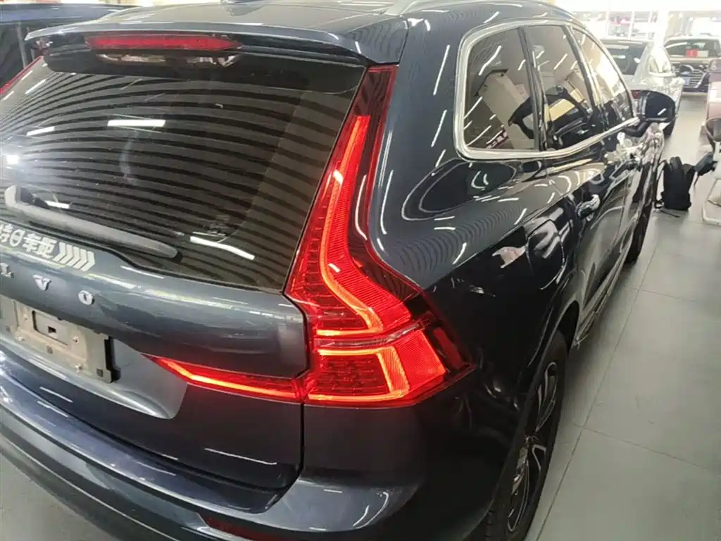 Volvo XC60 2018 — фото 24