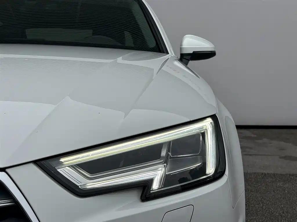 Audi A4L 2020 — фото 6