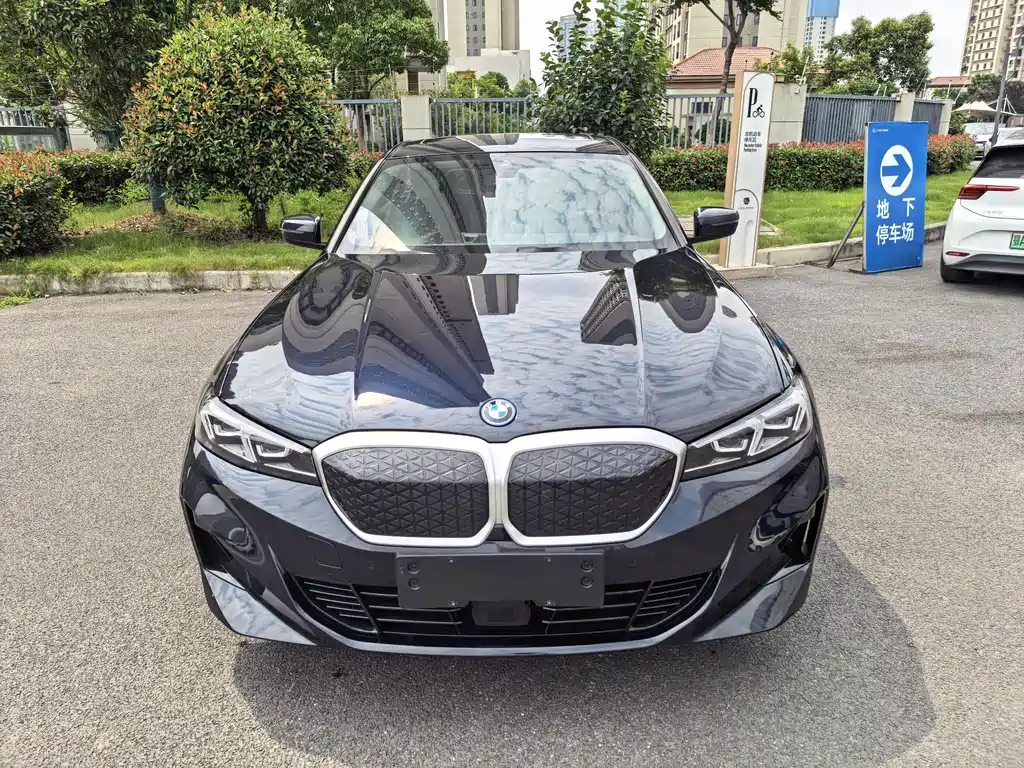 BMW i3 2025 — фото 2