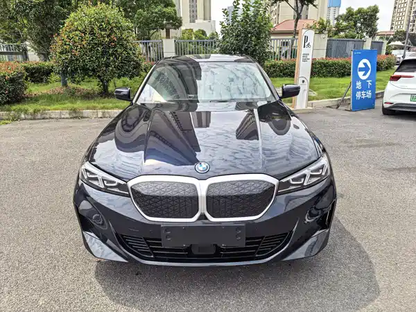 BMW i3 2025