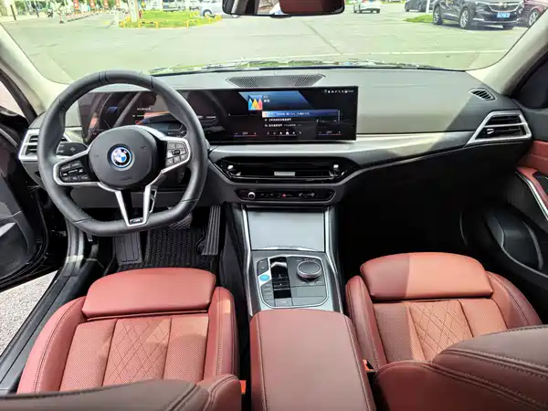 BMW i3 2025