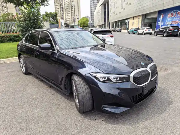 BMW i3 2025