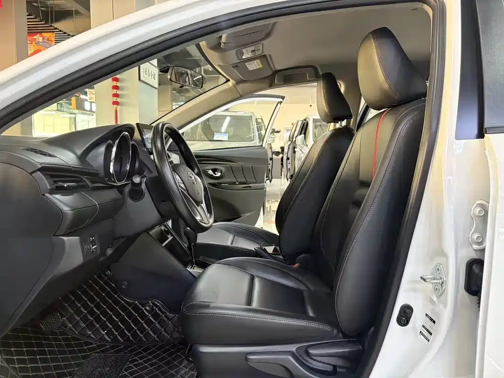 Toyota Yaris L 2023