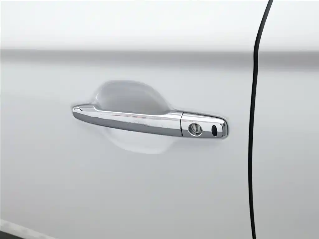 Mitsubishi Outlander 2018 — фото 18
