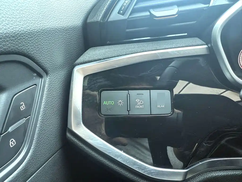 Audi Q3 2023 — фото 17