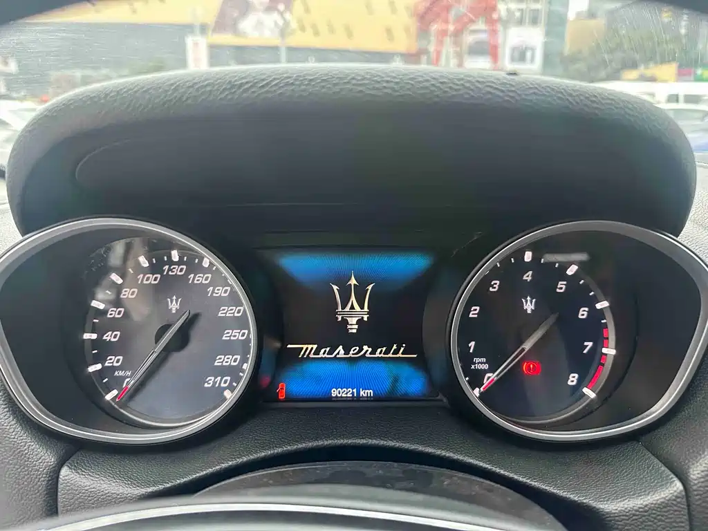 Maserati Levante 2018 — фото 10