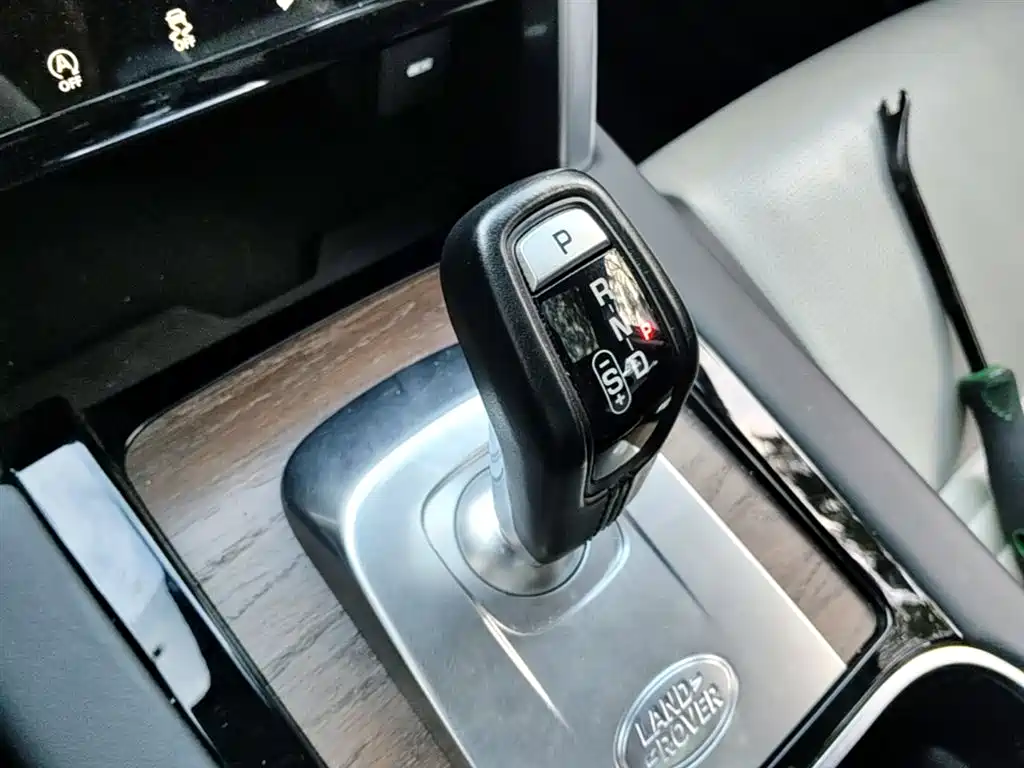 Land Rover Discovery Sport 2021 — фото 21