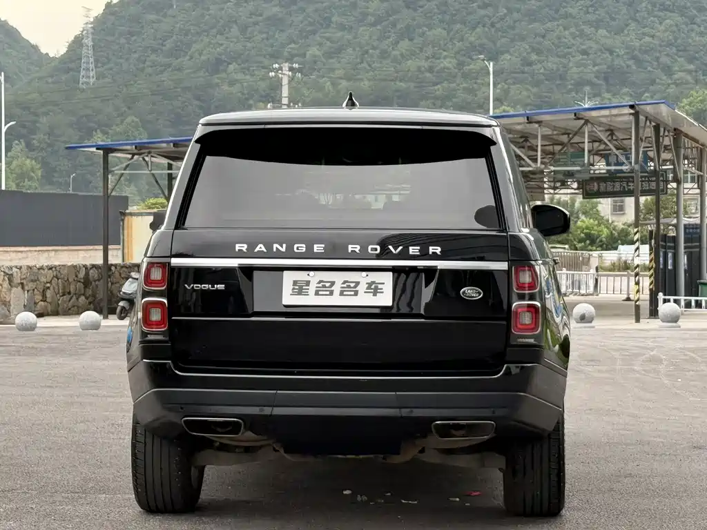 Land Rover Range Rover 2023 — фото 19