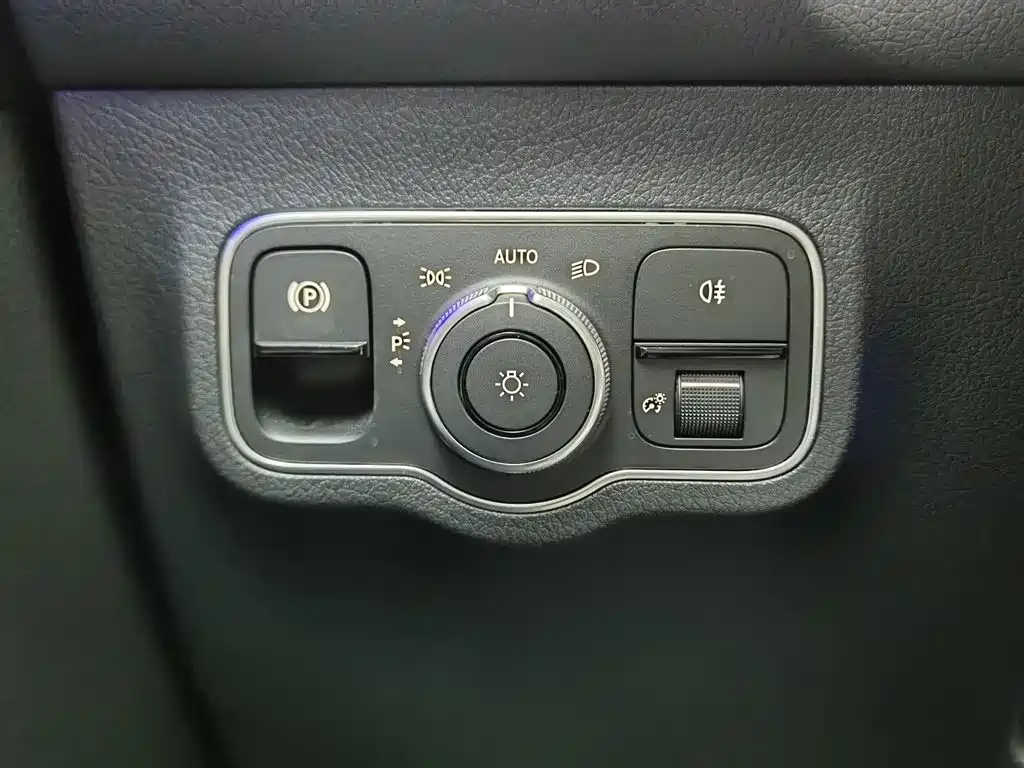 Mercedes-Benz GLB 2023 — фото 21